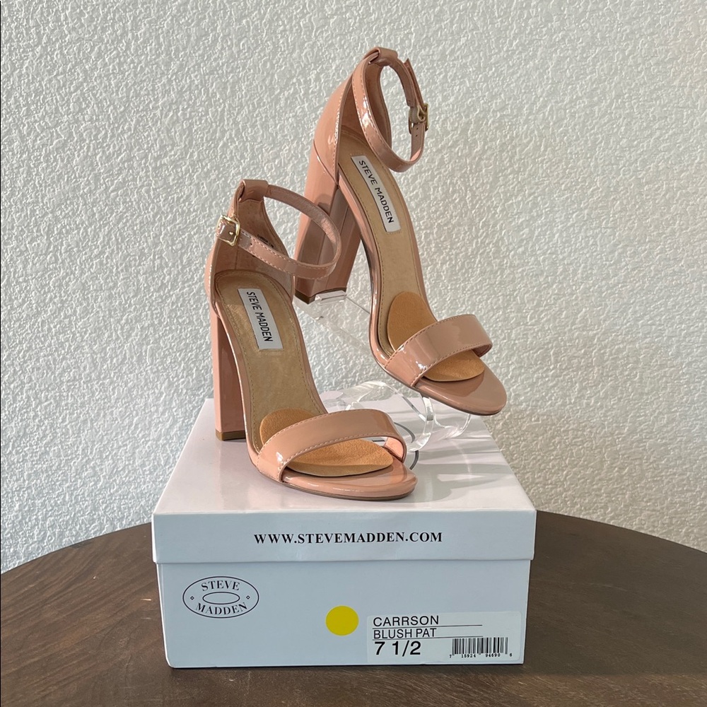 Steve Madden “Carrson” Heels